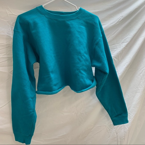 Vintage Levi’s Cropped Teal Crew Neck - Picture 6 of 8